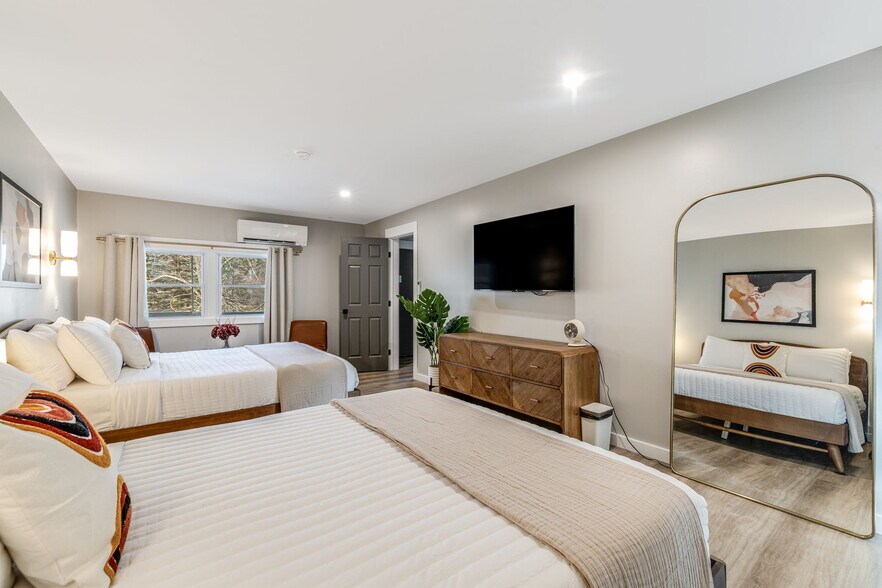 More Photos Of 4102 Soco Rd, Maggie Valley Hotel For Sale