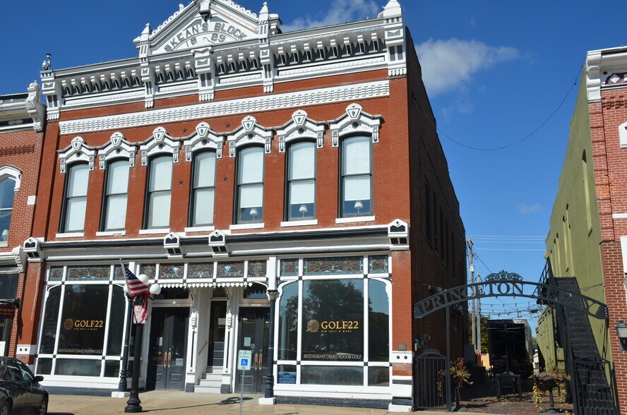 More Photos Of 11 Benton Ave E, Albia Restaurant For Sale