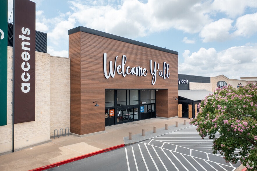 More Photos Of 12901 N I-35 Service Rd, Austin Unknown For Lease