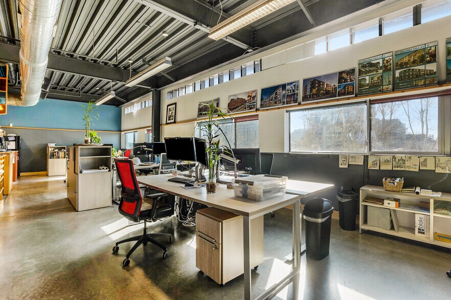 More Photos Of 3457 Ringsby Ct, Denver Office For Lease