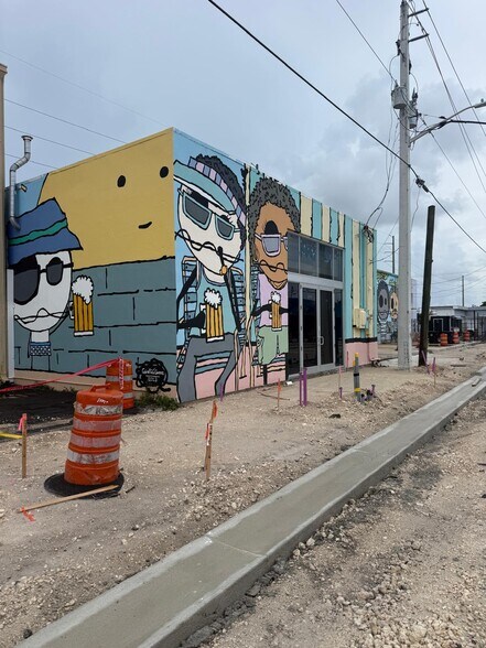 More Photos Of 205-209 NE 1st Ave, Hallandale Beach Flex For Lease