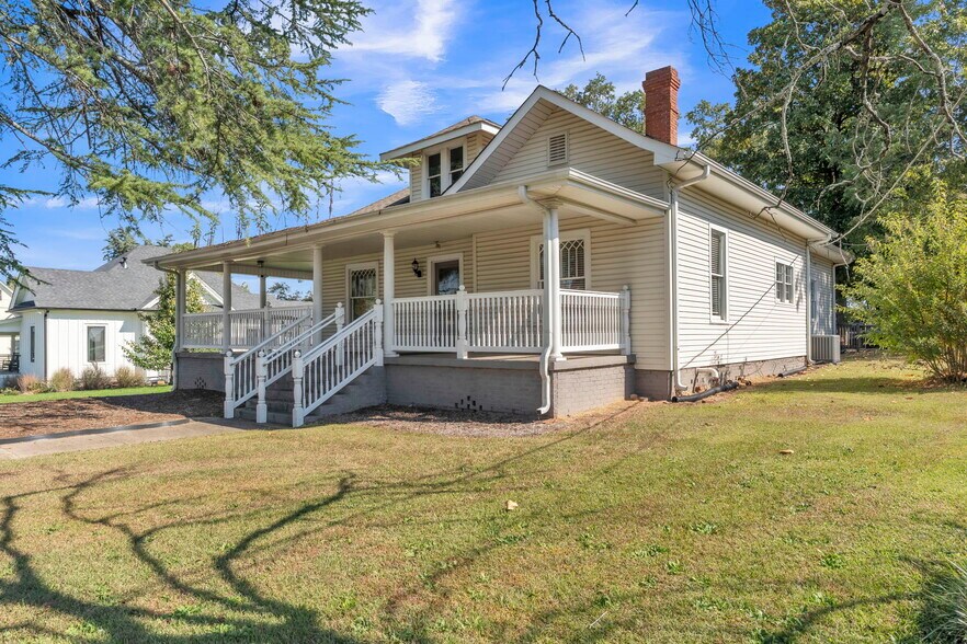 More Photos Of 408 N Main St, Greer Office For Sale
