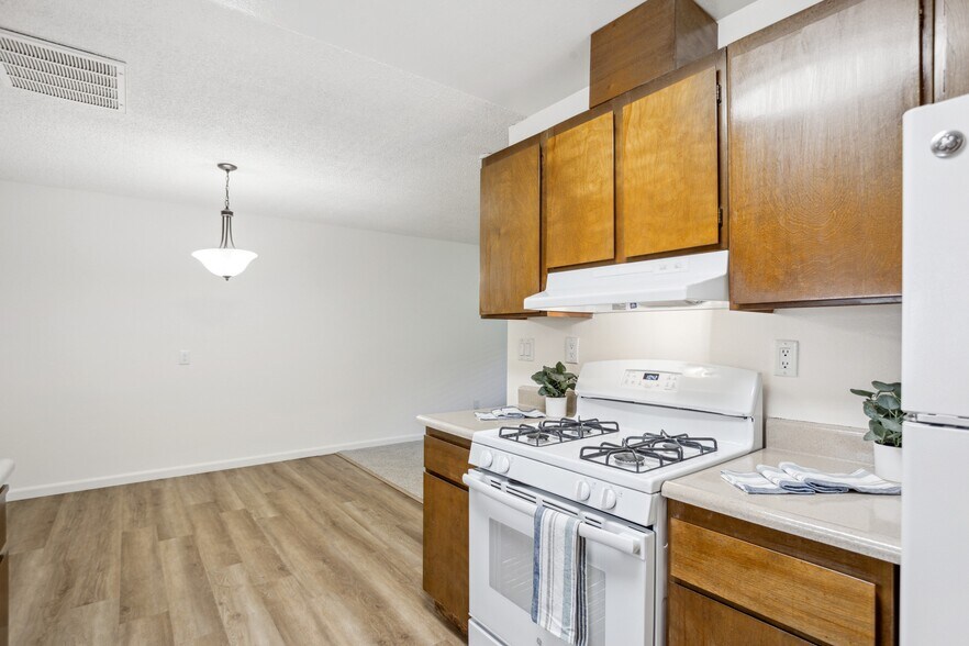 More Photos Of 6546 Auburn Blvd, Citrus Heights Apartments For Sale