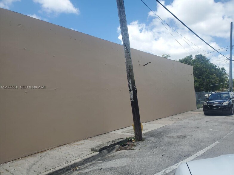 More Photos Of 5180-5182 NW 17th Ave, Miami Freestanding For Lease