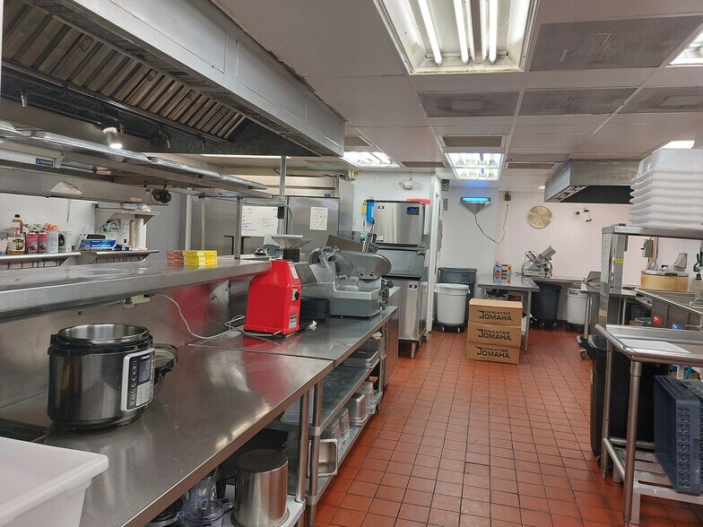 More Photos Of 5101 E Colonial Dr, Orlando Restaurant For Sale