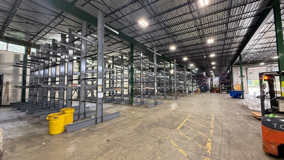 More Photos Of 1002 Jersey Ave, New Brunswick Warehouse For Lease