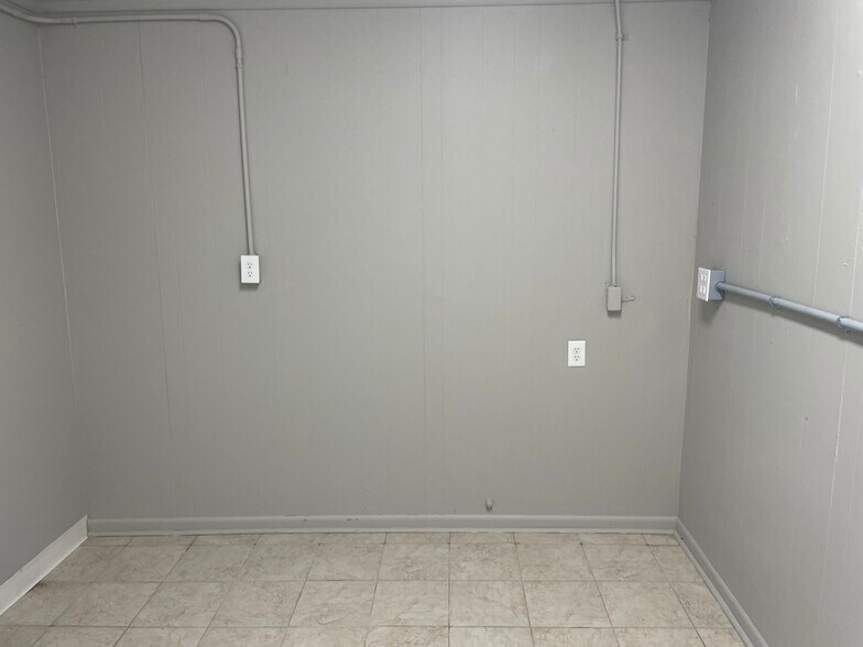 More Photos Of 4113-4117 Barrancas Ave, Pensacola Storefront For Lease