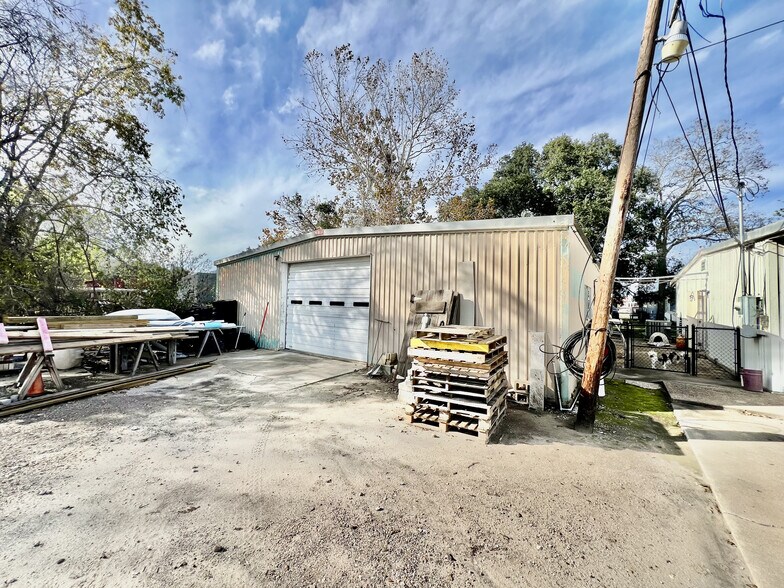 More Photos Of 206 S Columbia Dr, West Columbia Office Residential For Sale