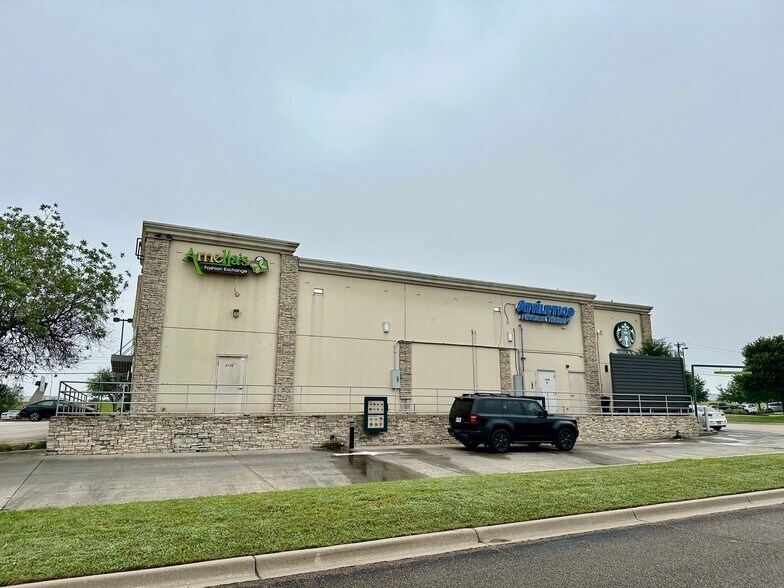 More Photos Of 2452 W Loop 340, Waco Freestanding For Lease