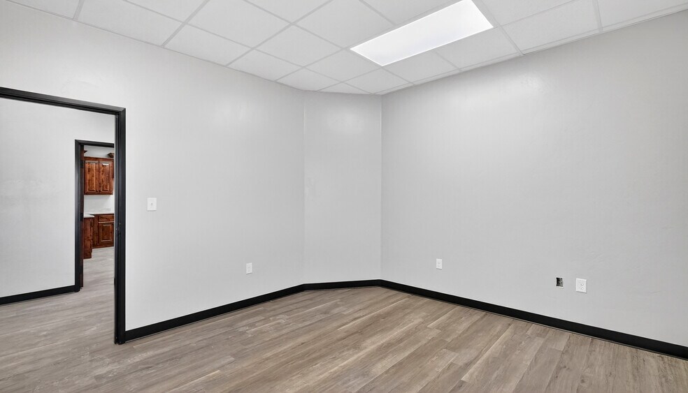 More Photos Of 16510 W Basin St, Odessa Warehouse For Sale