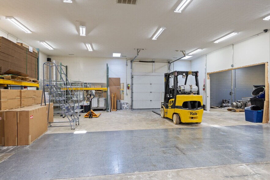 More Photos Of 5195 Commerce Cir, Indianapolis Industrial For Sale