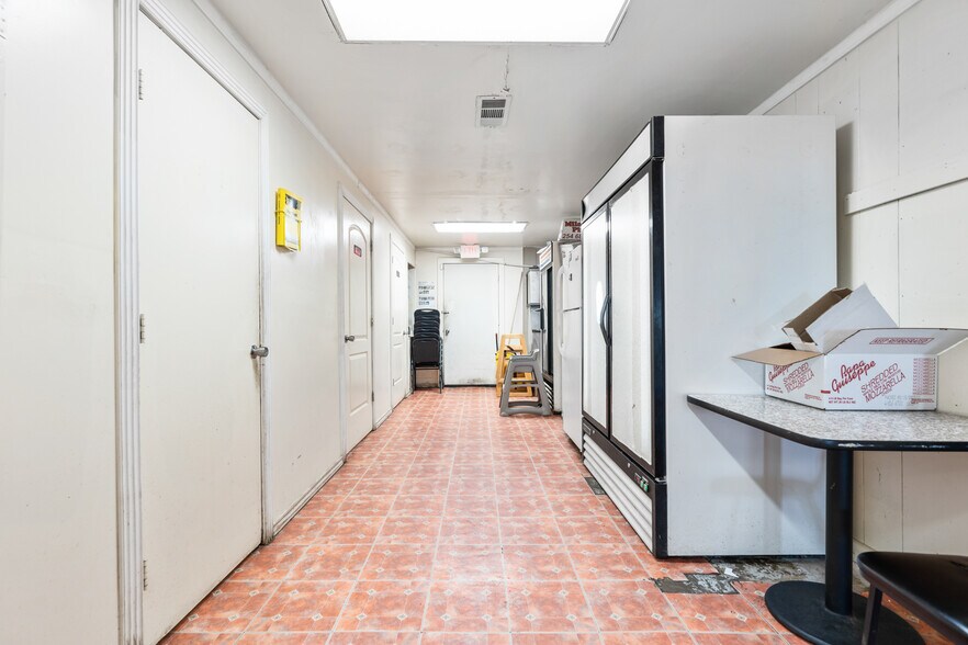 More Photos Of 140 W Main St, Itasca Restaurant For Sale