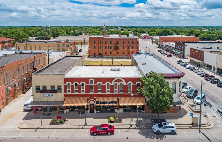 More Photos Of 75 N Waco St, Hillsboro General Retail For Lease