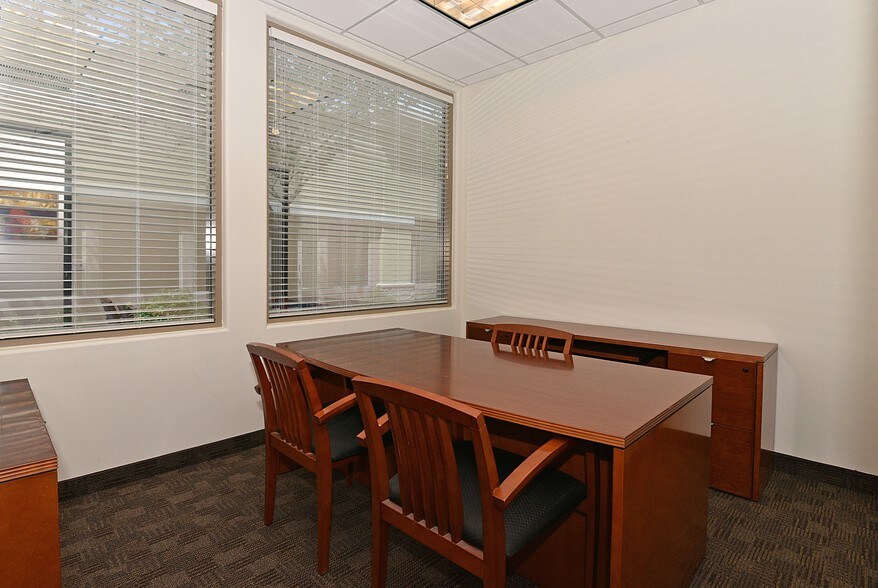More Photos Of 34975 N North Valley Pky, Phoenix Medical For Lease