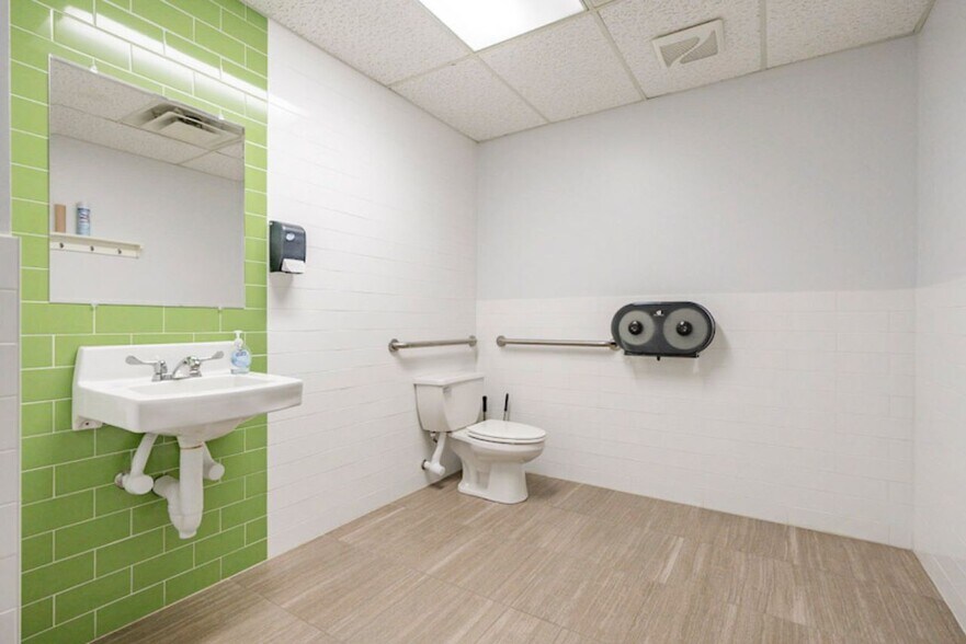 More Photos Of 821 Mt Tabor Rd, New Albany Office For Lease