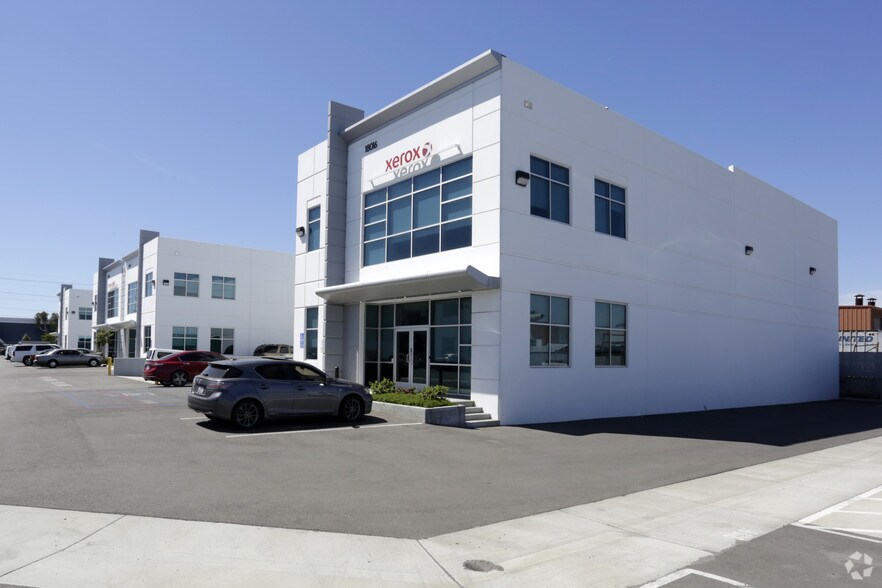 More Photos Of 18010-18016 S Figueroa St, Gardena Warehouse For Lease