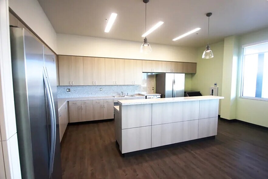 More Photos Of 410 Travertine, Ardmore Office For Sale