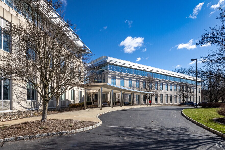 More Photos Of 180 Park Ave, Florham Park Office For Lease