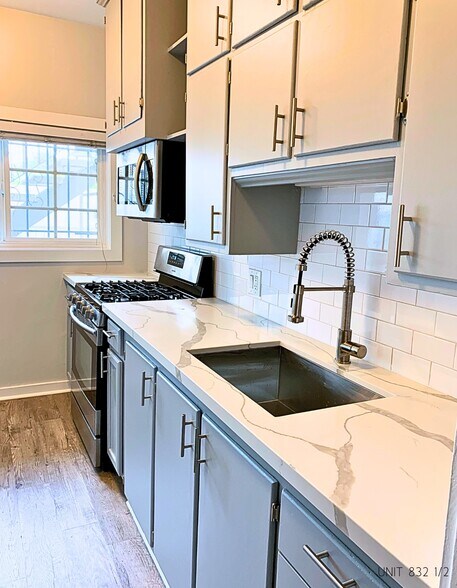 More Photos Of 832 Hilldale Ave, West Hollywood Apartments For Sale