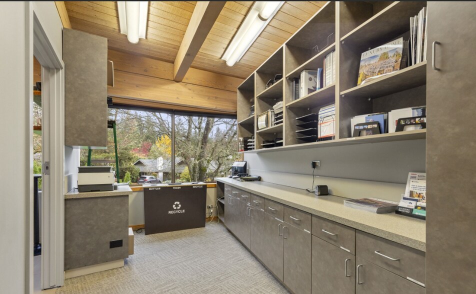 More Photos Of 9200 SW Barnes Rd, Portland Office For Sale