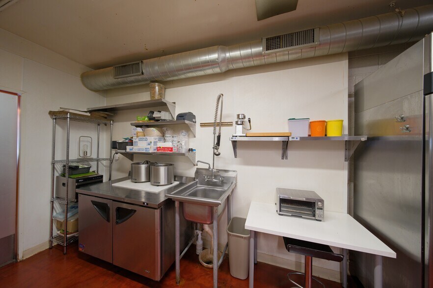 More Photos Of 19614 Grand River Ave, Detroit Storefront For Sale