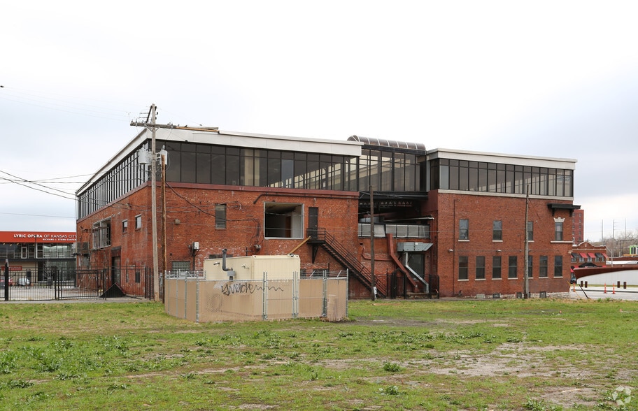 More Photos Of 1726-1728 Holmes St, Kansas City Medical For Lease