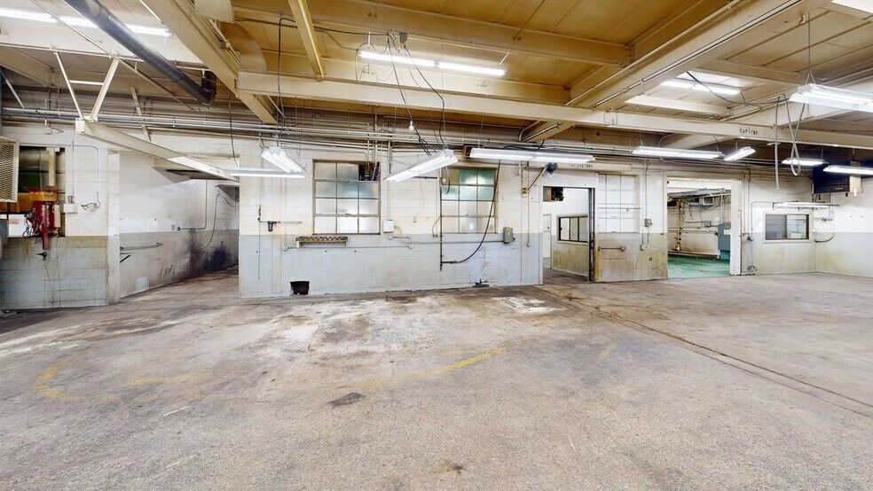 More Photos Of 261 Main St, North Tonawanda Manufacturing For Lease