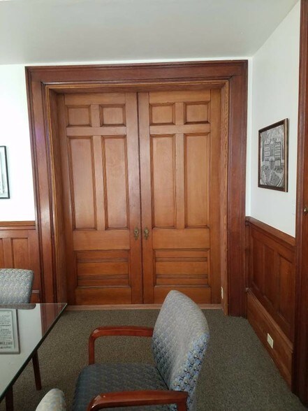 More Photos Of 51 Gillett St, Hartford Office Residential For Lease