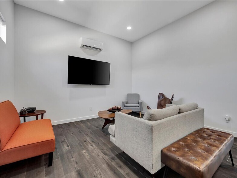 More Photos Of 9778 N US Highway 59, Nacogdoches Research And Development For Sale