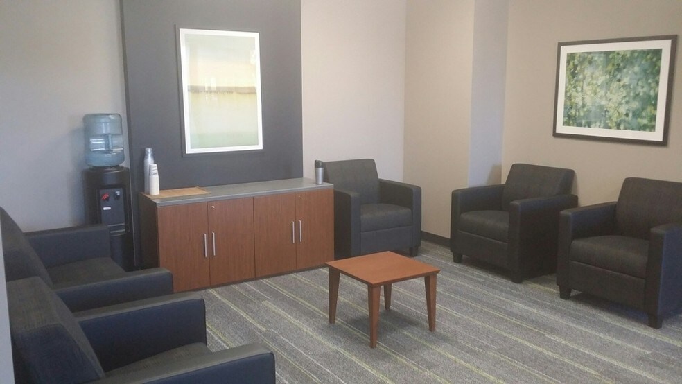More Photos Of 101 Cosgrove Hill Ave, Chapel Hill Medical For Sale