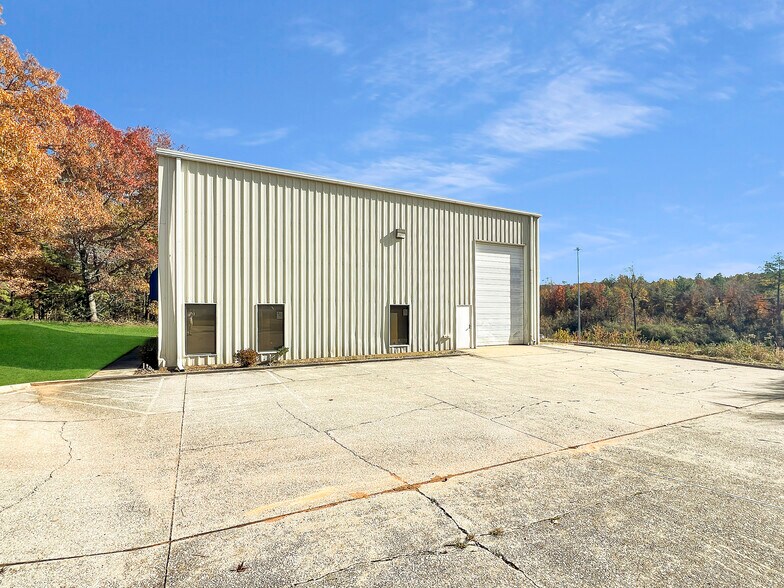 More Photos Of 1831 James I Harrison Jr Pky E, Tuscaloosa Light Manufacturing For Lease