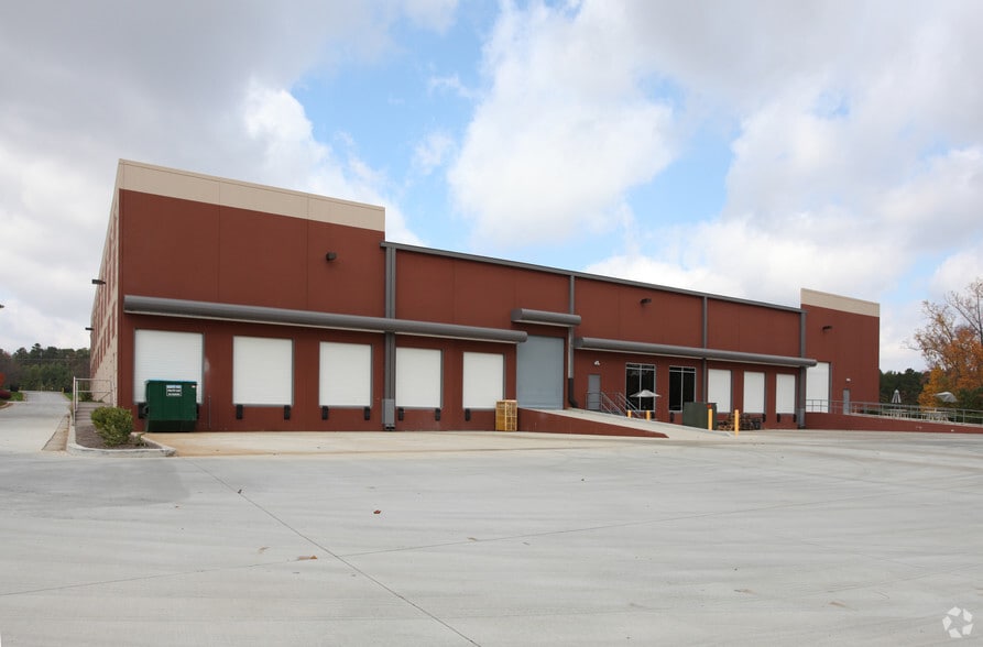 More Photos Of 415 Horizon Dr, Suwanee Warehouse For Lease