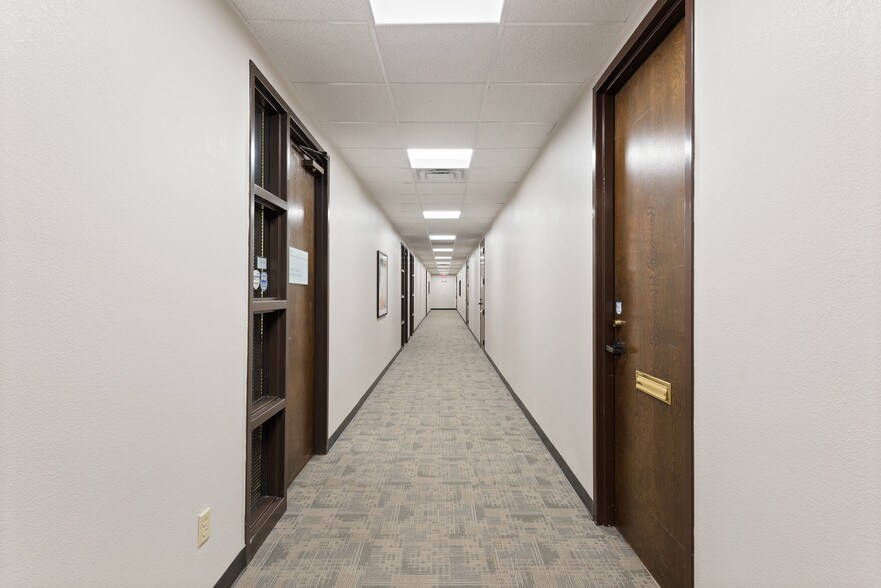 More Photos Of 1701-1801 Gateway Blvd, Richardson Medical For Lease