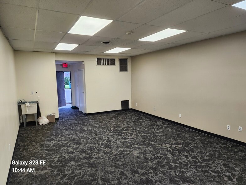 More Photos Of 716 Macdade Blvd, Folsom Freestanding For Sale