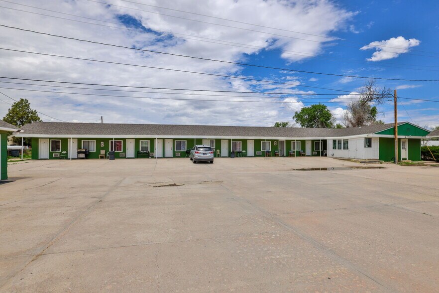More Photos Of 514 Main St, Limon Hotel For Sale