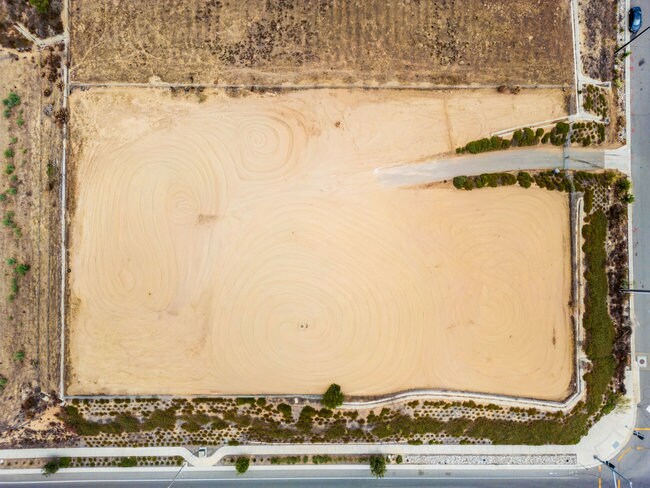 More Photos Of 41225 Guava St, Murrieta Land For Lease