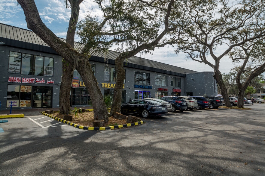 More Photos Of 4815-4817 E Busch Blvd, Tampa Storefront Retail Office For Lease