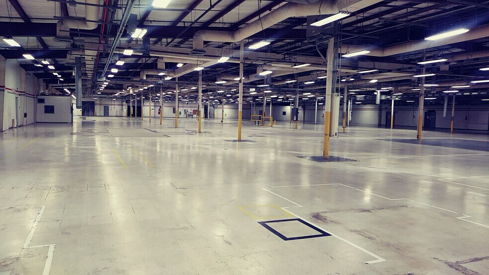 More Photos Of 260 Bennett Dr, Pulaski Warehouse For Lease