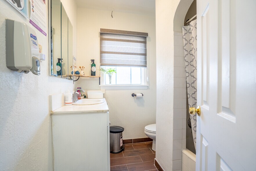 More Photos Of 9631 Artesia Blvd, Bellflower General Retail For Sale