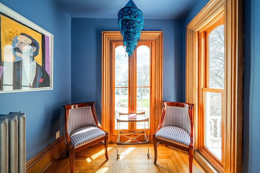 More Photos Of 343 Main St E, Picton Hotel For Sale