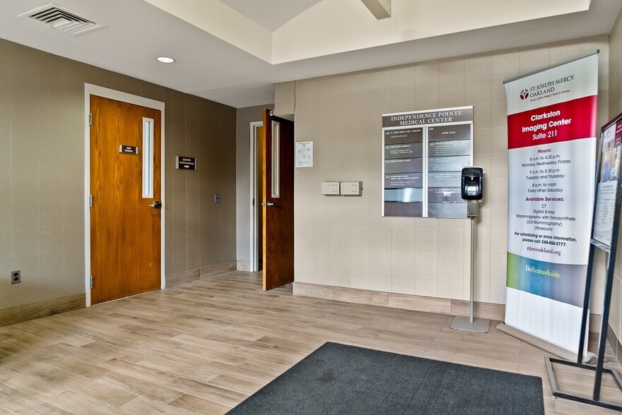 More Photos Of 7210 N Main St, Village of Clarkston Medical For Lease