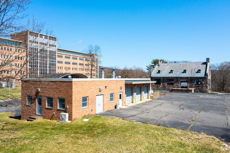 More Photos Of 101 Broad St, Ashland Hospital For Sale