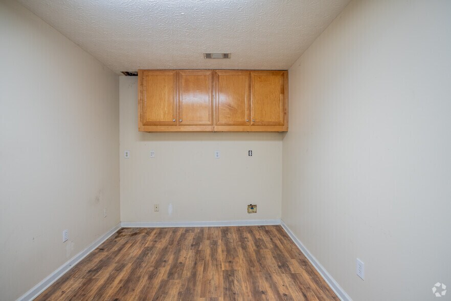 More Photos Of 9296 S Main St, Jonesboro Service For Sale