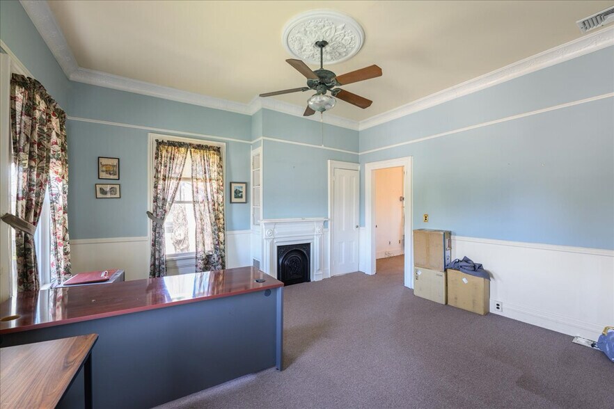 More Photos Of 139 N Ocean Ave, Patchogue Office Residential For Lease