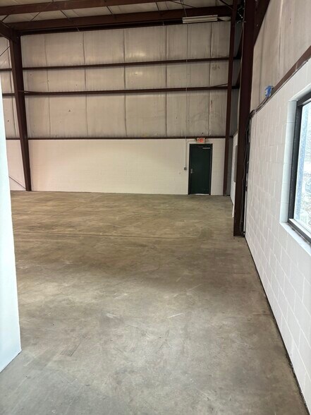 More Photos Of 12801 Silver Lake Rd, Brighton Manufacturing For Sale
