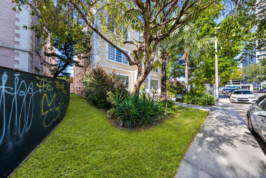 More Photos Of 236 NE 28th St, Miami Apartments For Sale