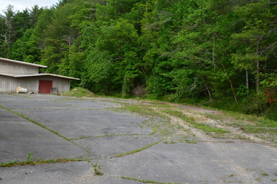 More Photos Of 6421 Highway 91 N, Laurel Bloomery Warehouse For Lease