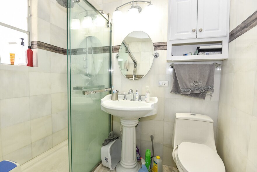 More Photos Of 1020 S Ridgewood Ave, Daytona Beach Hotel For Sale