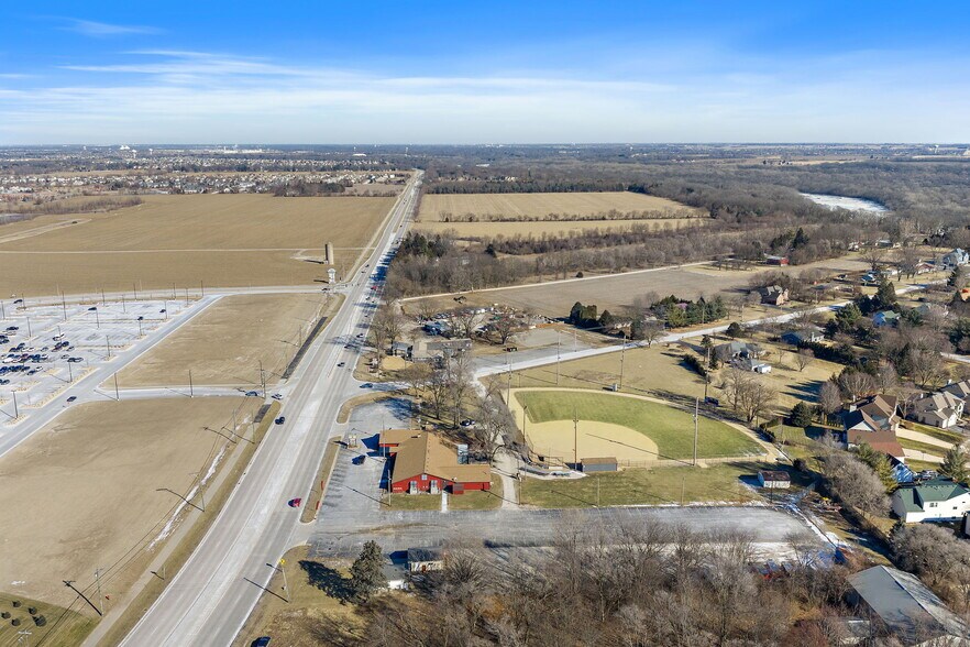 More Photos Of 9054 Veterans Pkwy, Yorkville Land For Sale