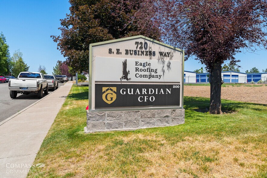 More Photos Of 720 SE Business Way, Bend Warehouse For Sale